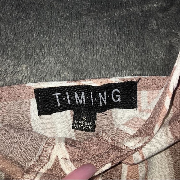 a crop top from t.i.m.i.n.g - Picture 2 of 3
